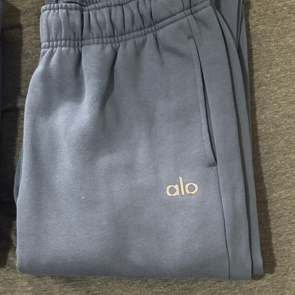 ALO Yoga Blue Sweatshirt and Joggers Set - Picture 3 of 3